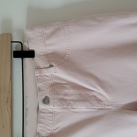 Chicos Rosey Quartz Getaway Slimming Pants Size 10/Medium - Picture 2 of 5